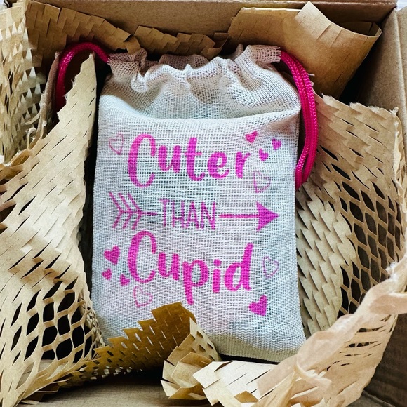 MAC Cosmetics Oyster Girl Lipglass #7 - Picture 6 of 16